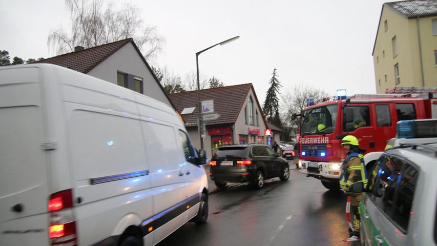 Großeinsatz in der Lilienstraße: Polizei überwältigt Frau in Wohnung