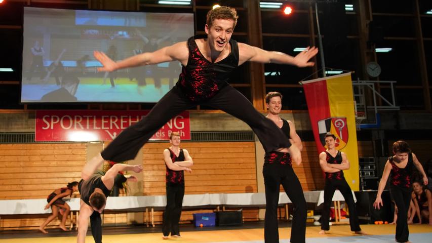 Akrobatik und alte Bekannte: Rother Gala ehrt sportliche Leistungen