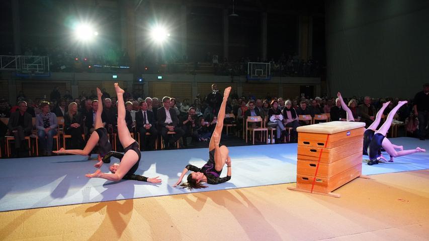 Akrobatik und alte Bekannte: Rother Gala ehrt sportliche Leistungen