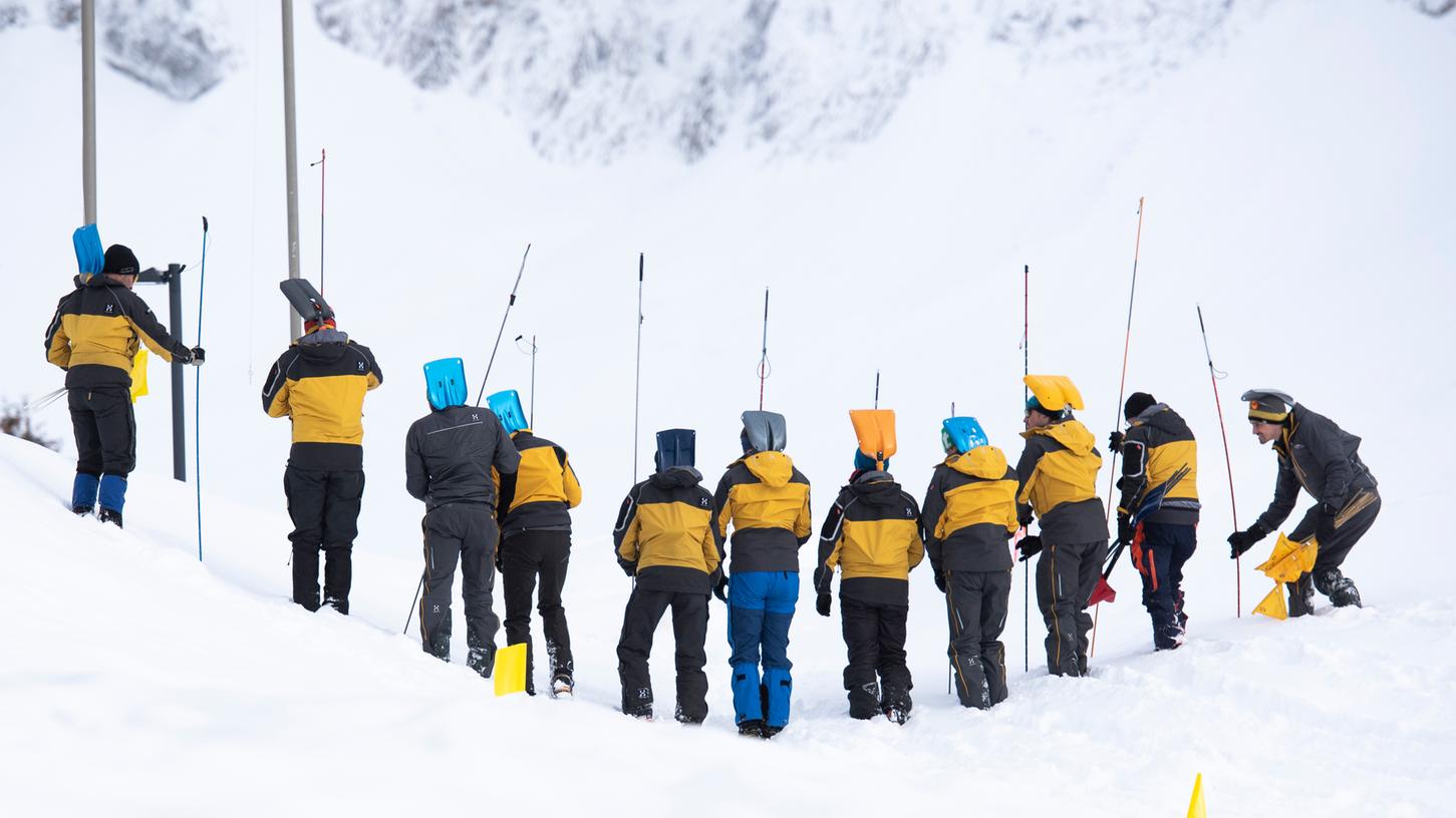 Bei einem Lawinenabgang in Lech am Arlberg kamen am Samstag drei Deutsche Skifahrer ums Leben. (Symbolbild)