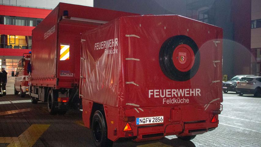 Aufbruch nach Südbayern: Nürnbergs Feuerwehr trifft sich am Hafen