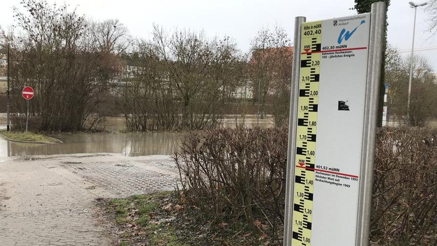 Der Hochwassernachrichtendienst hat hier bisher die Meldestufe 1 herausgegeben - das heißt, es werden nur kleine Überschwemmungen erwartet.