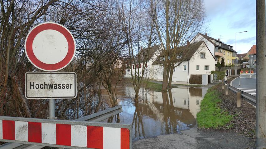 Hochwasser in Franken sorgt für zahlreiche Überschwemmungen
