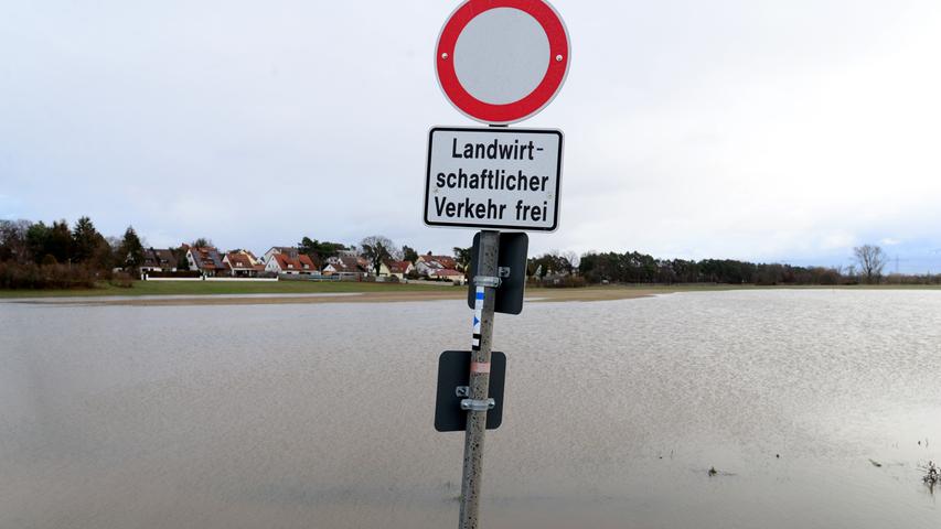 Wasser, überall Wasser: So sieht es in Fürth nach Regen und Schmelze aus
