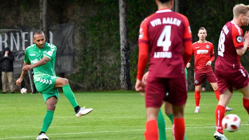 Greens Doppelpack und Redondo-Debüt: Fürth schlägt Aalen 3:0!