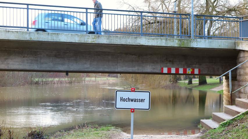 Auch unter der Treuchtlinger Altmühlbrücke herrscht absofort kein Durchgang mehr.