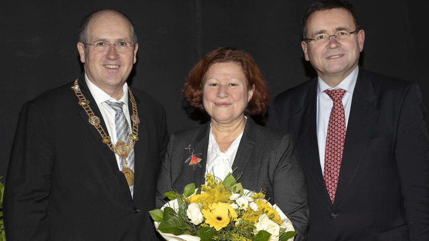 Ehrenwappen in Gold für Neumarkter Bürgermeisterin