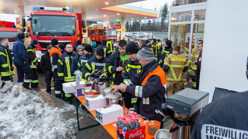 Tag und Nacht im Einsatz: So hilft die Fürther Feuerwehr im Katastrophengebiet