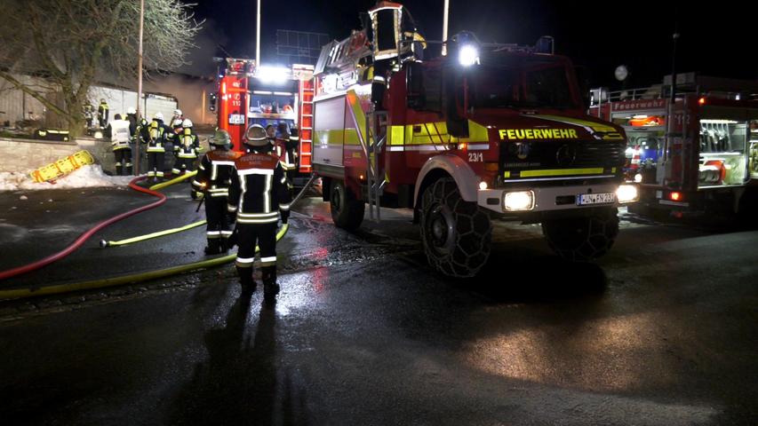 Eine Million Euro Schaden: Scheune in der Oberpfalz brennt nieder