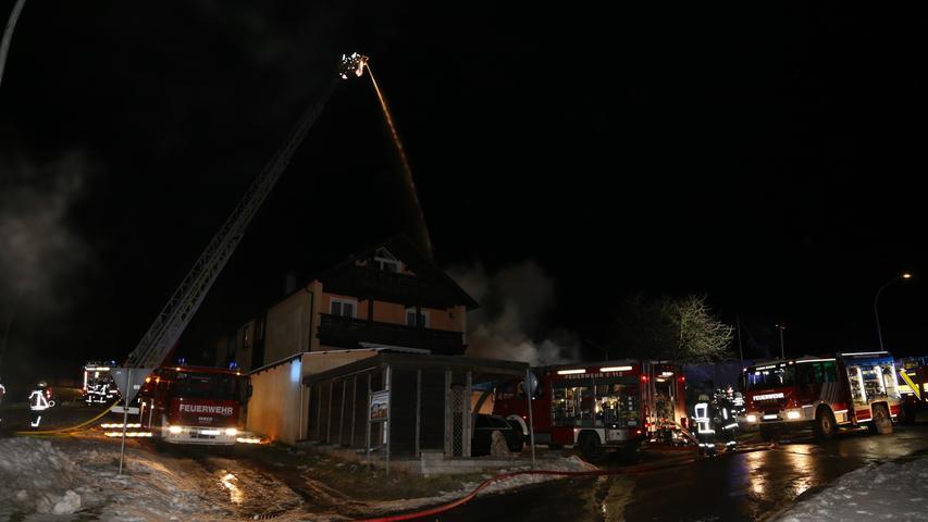 Eine Million Euro Schaden: Scheune in der Oberpfalz brennt nieder
