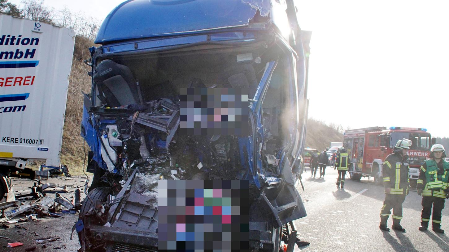 Der 59 Jahre alter Lastwagenfahrer war an einem Stauende auf einen Sattelzug aufgefahren und ums Leben gekommen.