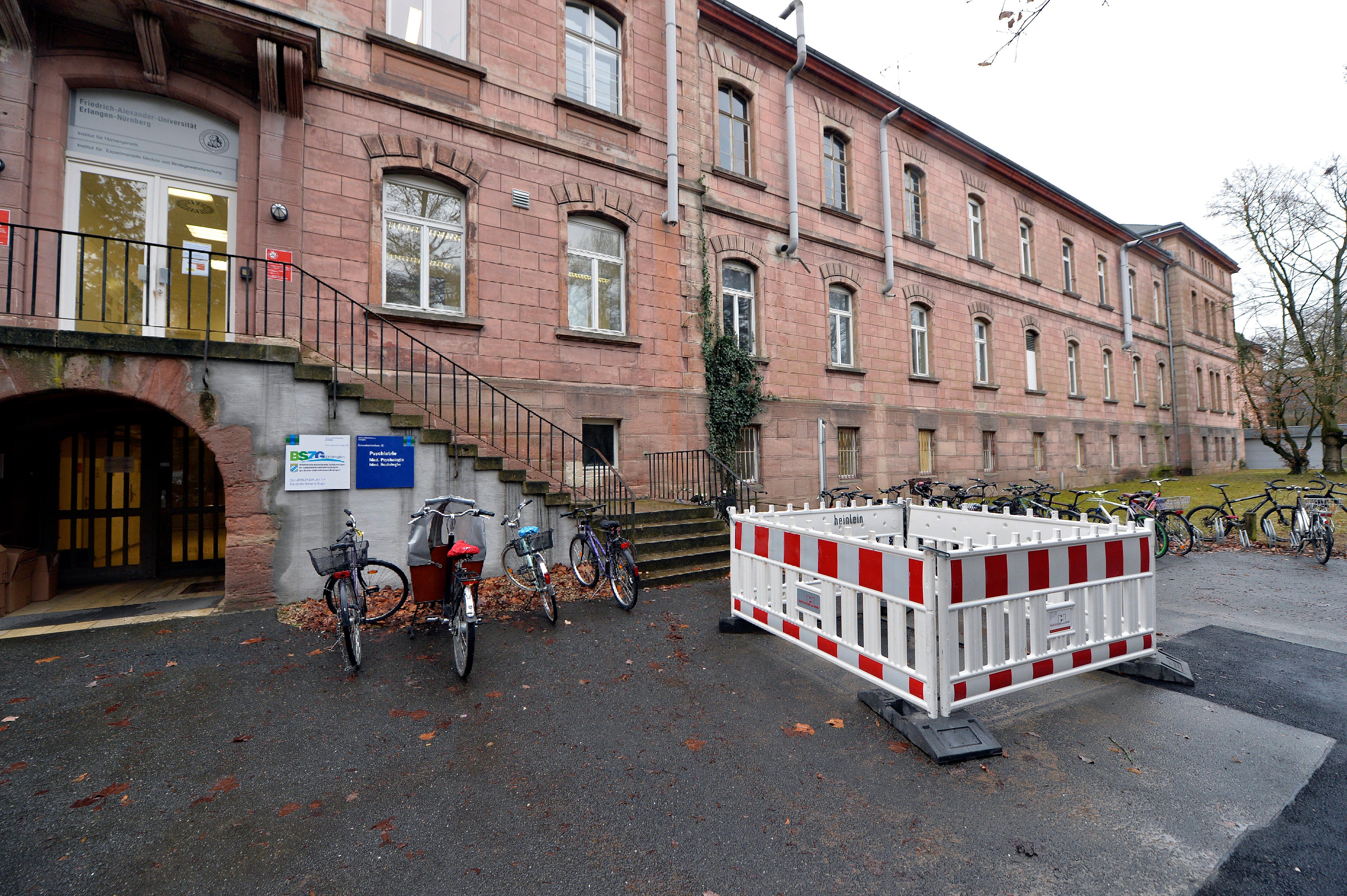Das letzte verbliebene Gebäude der ehemaligen Heil- und Pflegeanstalt wird seit Jahrzehnten von der Universität genutzt.