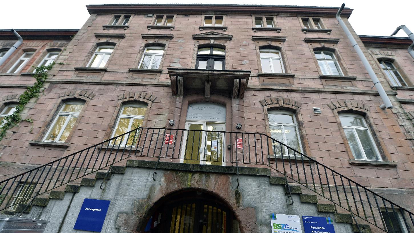 Das letzte verbliebene Patientengebäude der ehemaligen Heil- und Pflegeanstalt ( Das letzte verbliebene Patientengebäude der ehemaligen Heil- und Pflegeanstalt (