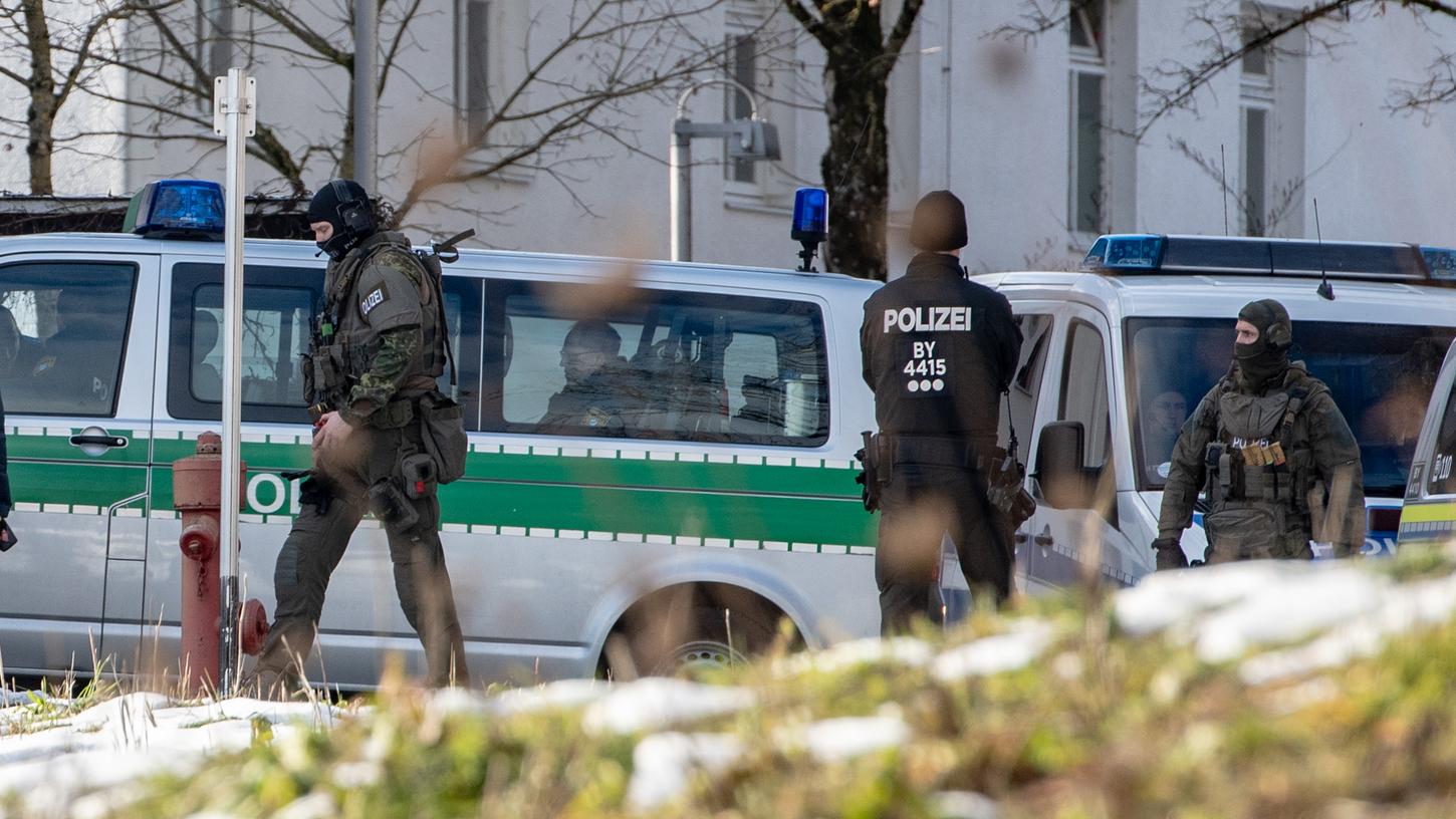 Großeinsatz nahe Deggendorf: Polizei überwältigt Geiselnehmer