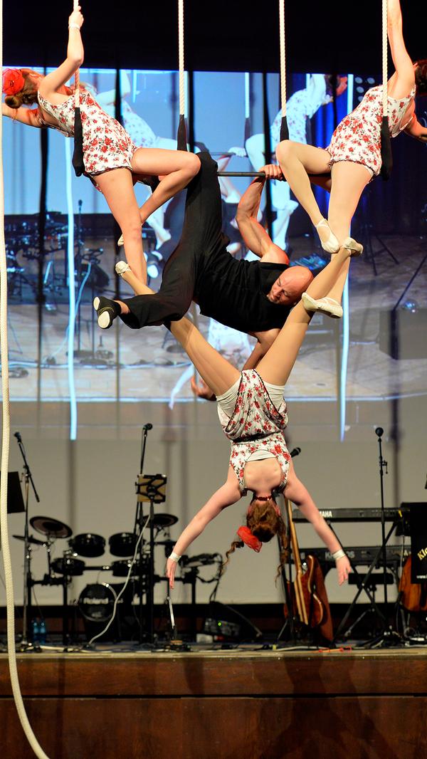 Immer wieder sorgte das für Szenenapplaus im großen Saal.