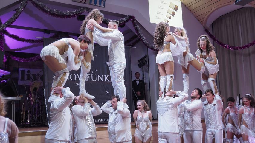 Weltmeisterliche Akrobatik der Showfunken Taufkirchen in Treuchtlingen