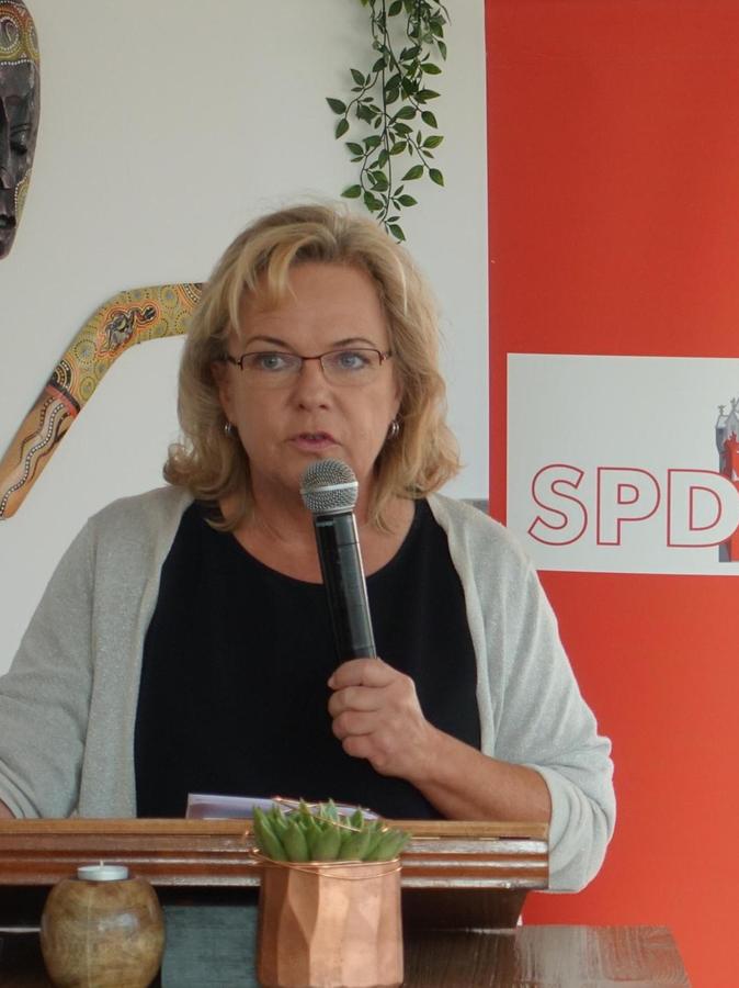 Landtagsabgeordnete Alexandra Hiersemann sprach über soziale Gerechtigkeit.