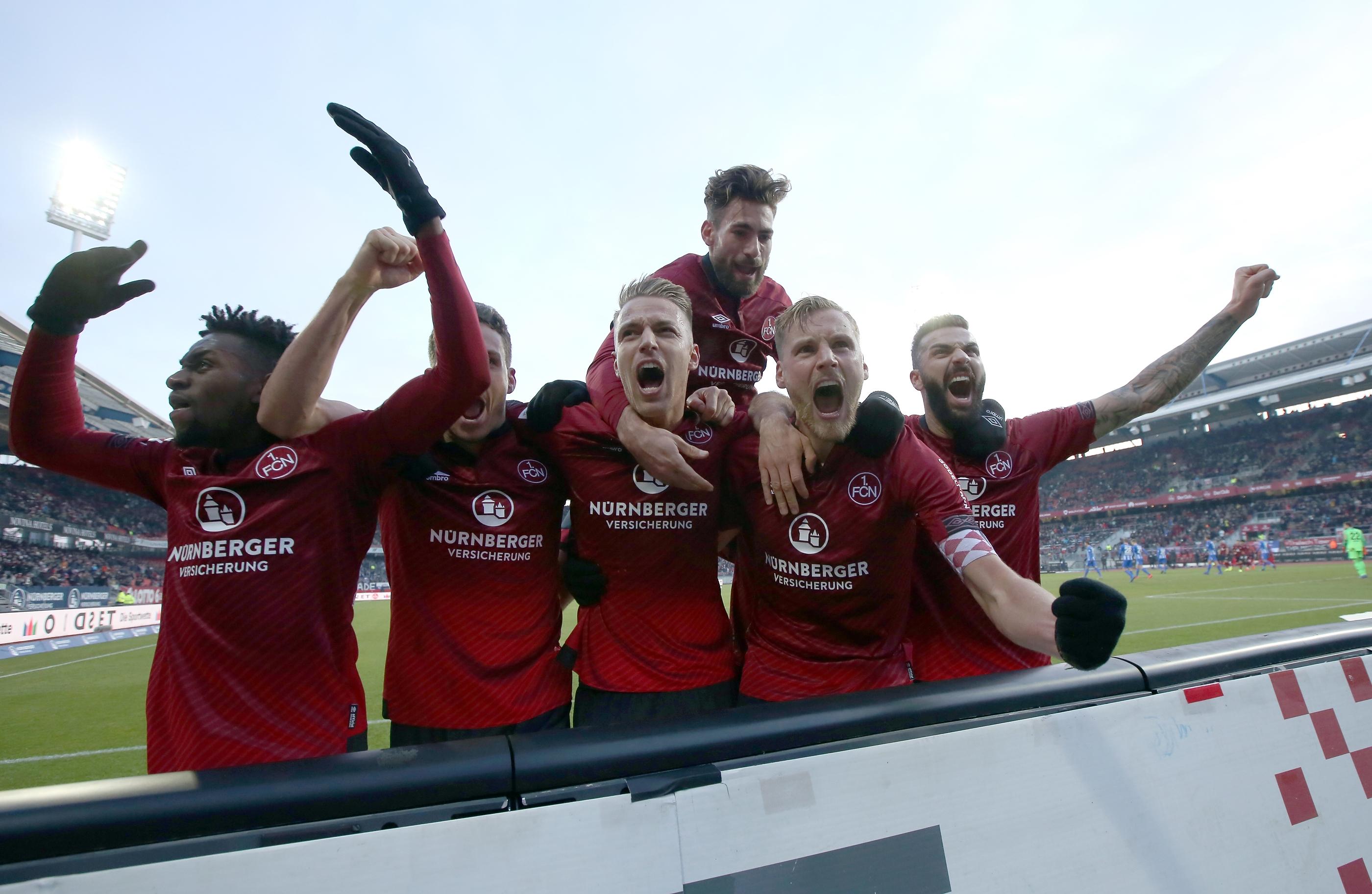 Dementsprechend groß ist der Jubel bei der Köllner-Truppe, auch...