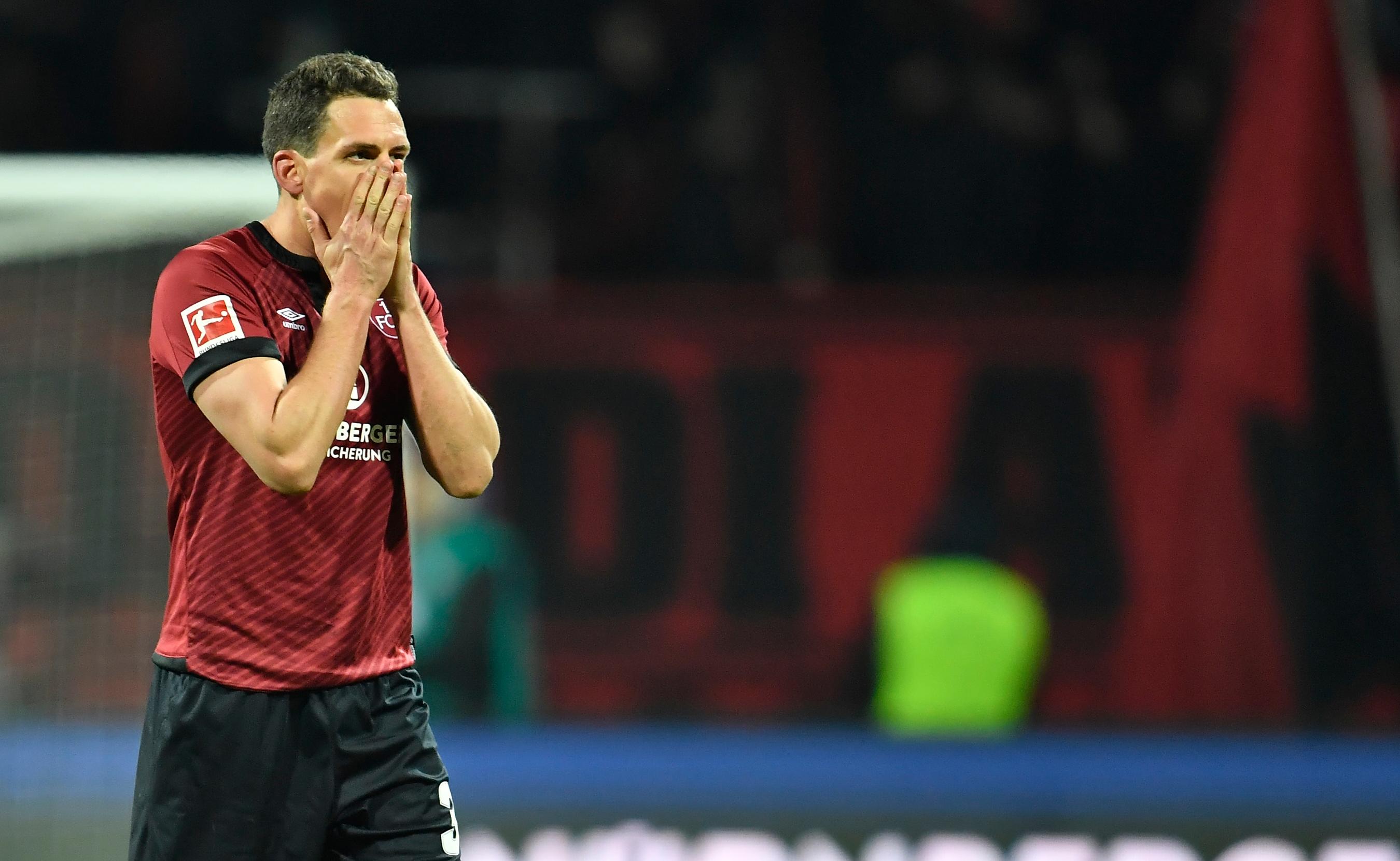 Nach den ersten 90 Pflichtspiel-Minuten 2019 herrscht beim FCN wieder Ernüchterung. Auch Georg Margreitter ist die Enttäuschung ins Gesicht geschrieben, schließlich zeigt der Club eine schwache Vorstellung. Doch der Reihe nach!