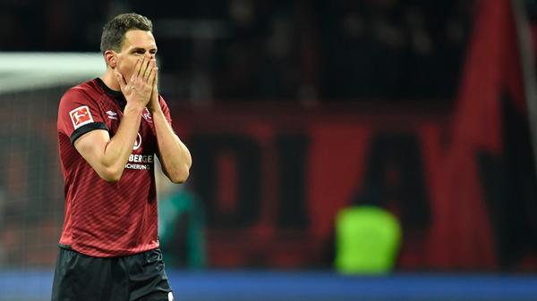 Nach den ersten 90 Pflichtspiel-Minuten 2019 herrscht beim FCN wieder Ernüchterung. Auch Georg Margreitter ist die Enttäuschung ins Gesicht geschrieben, schließlich zeigt der Club eine schwache Vorstellung. Doch der Reihe nach!