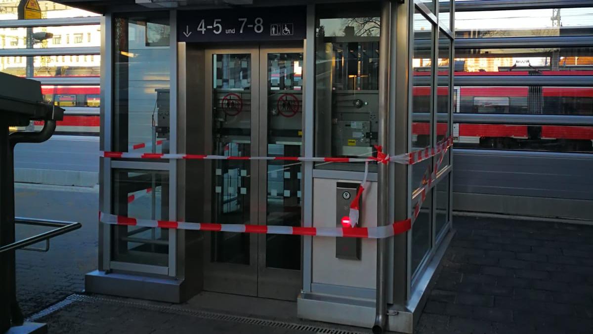Forchheim: Jugendliche bleiben in Bahnhofs-Lift stecken