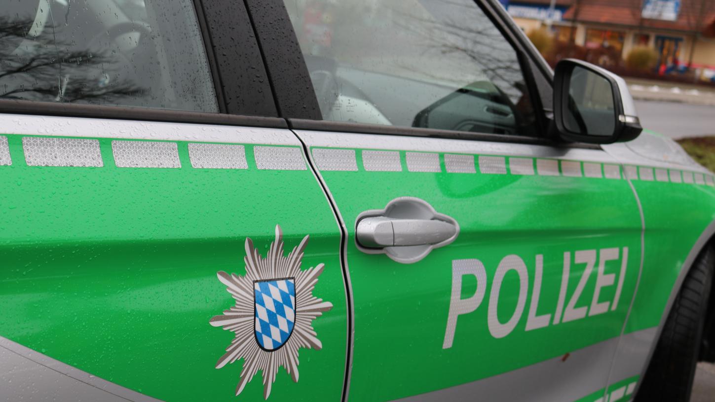 Betrunkener schlug in Erlangen wahllos auf Räder ein