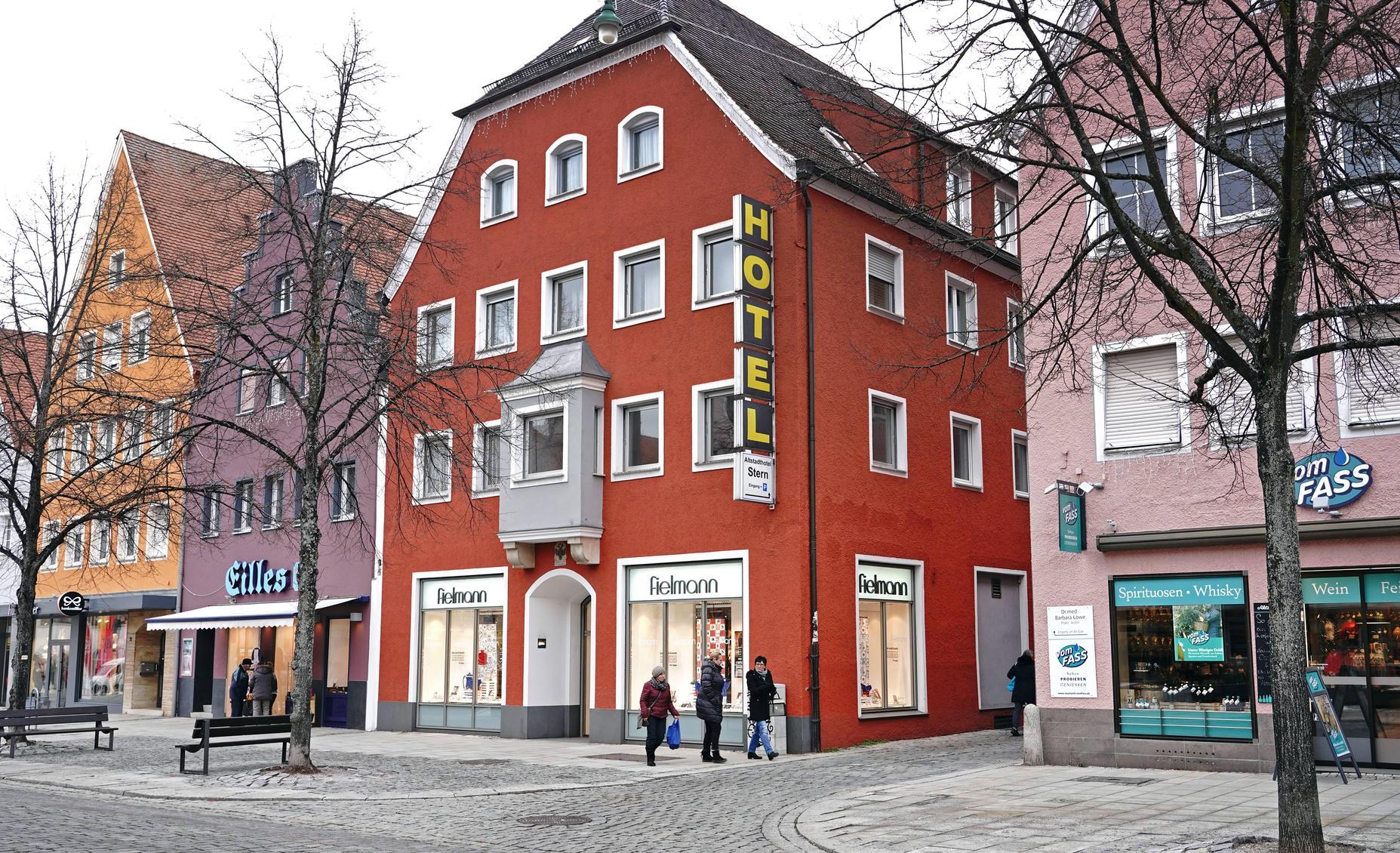 Neumarkter Hotel Stern Am Oberen Markt Leuchtet Weiter Neumarkt Nordbayern De