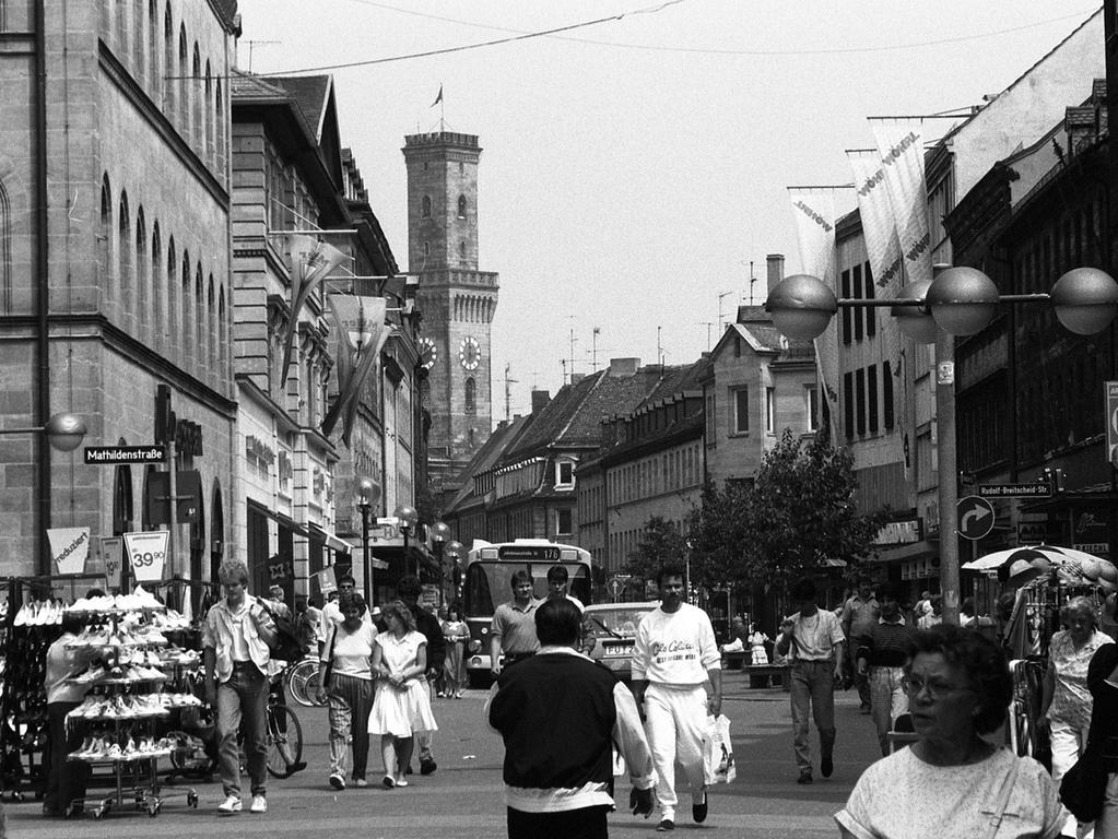 Damals und heute Fürths Fußgängerzone im Wandel der Zeit Fürth Nordbayern Damals und heute Fürths Fußgängerzone im Wandel der Zeit Fürth Nordbayern