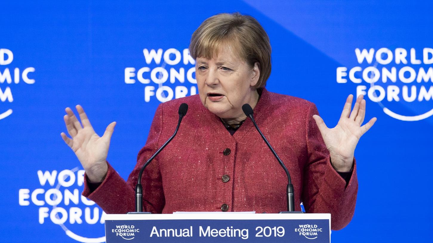 In ihrer Rede auf dem Weltwirtschaftsforum Davos rief Merkel zu verstärkter internationaler Zusammenarbeit auf.