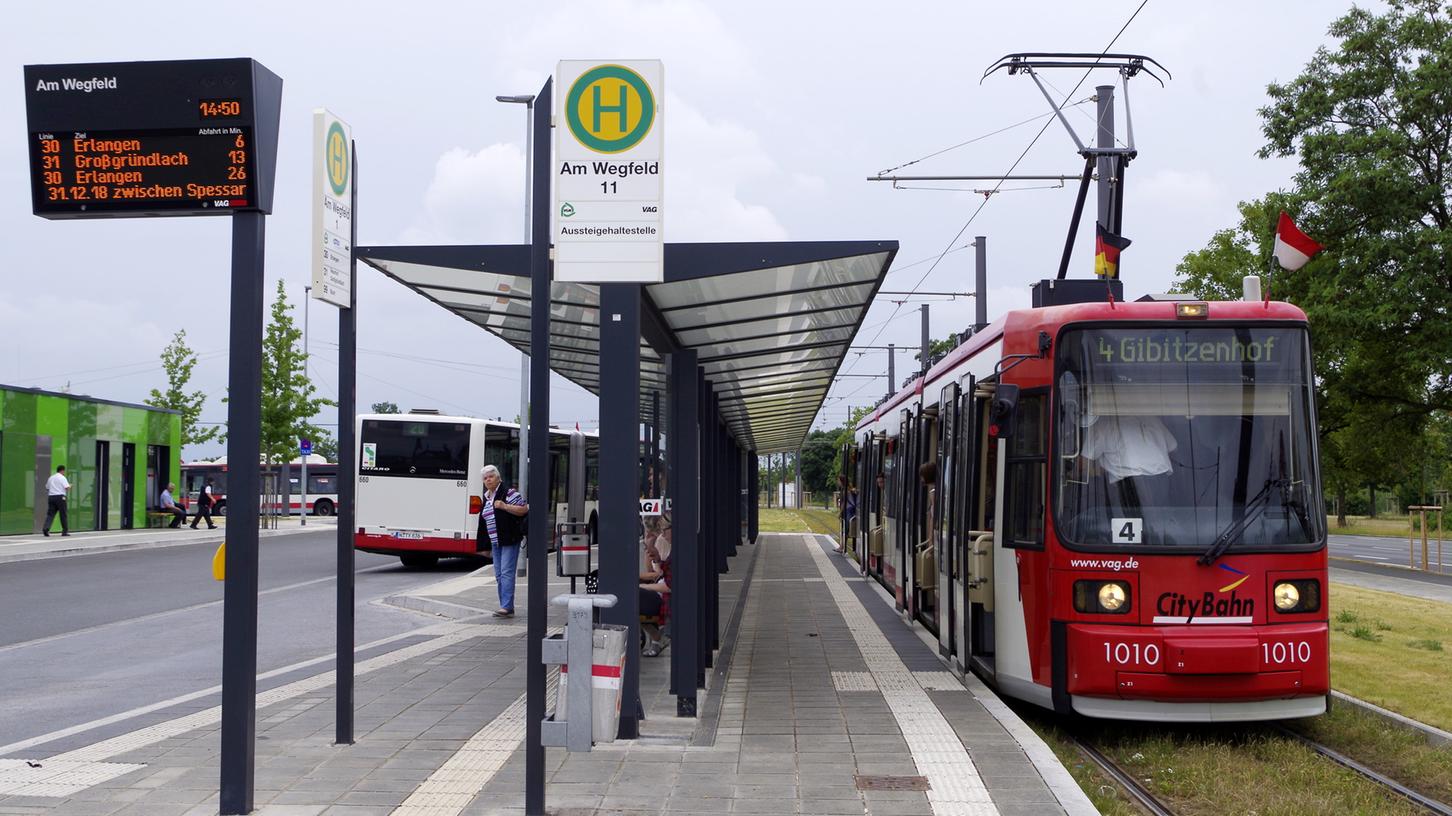 Die Planungen für die Stadt-Umland-Bahn (StUB) von Nürnberg nach Erlangen und Herzogenaurach gehen voran. Seit Januar 2019 ist klar: In Nürnberg wird die Trasse primär entlang der Bundesstraße 4 verlaufen.