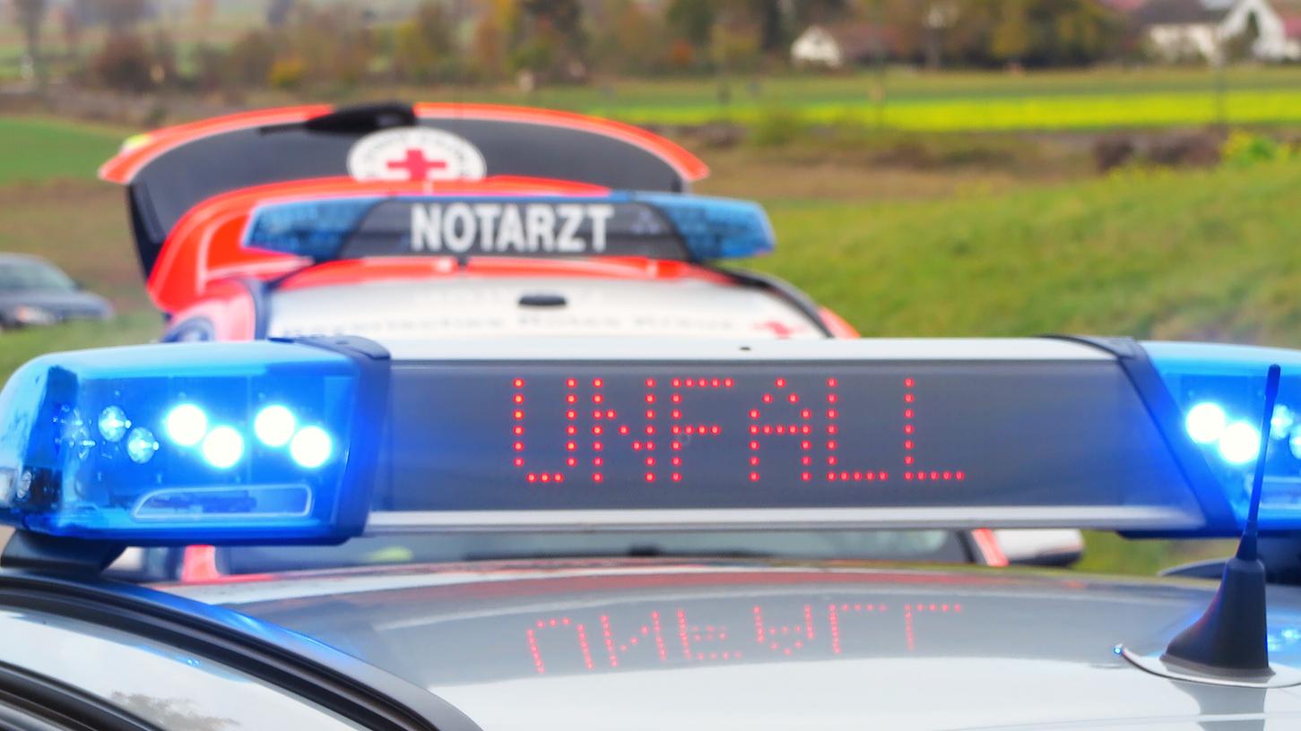 Lkw-Unfall im Landkreis Ansbach: Eine Person tödlich verletzt Lkw-Unfall im Landkreis Ansbach: Eine Person tödlich verletzt