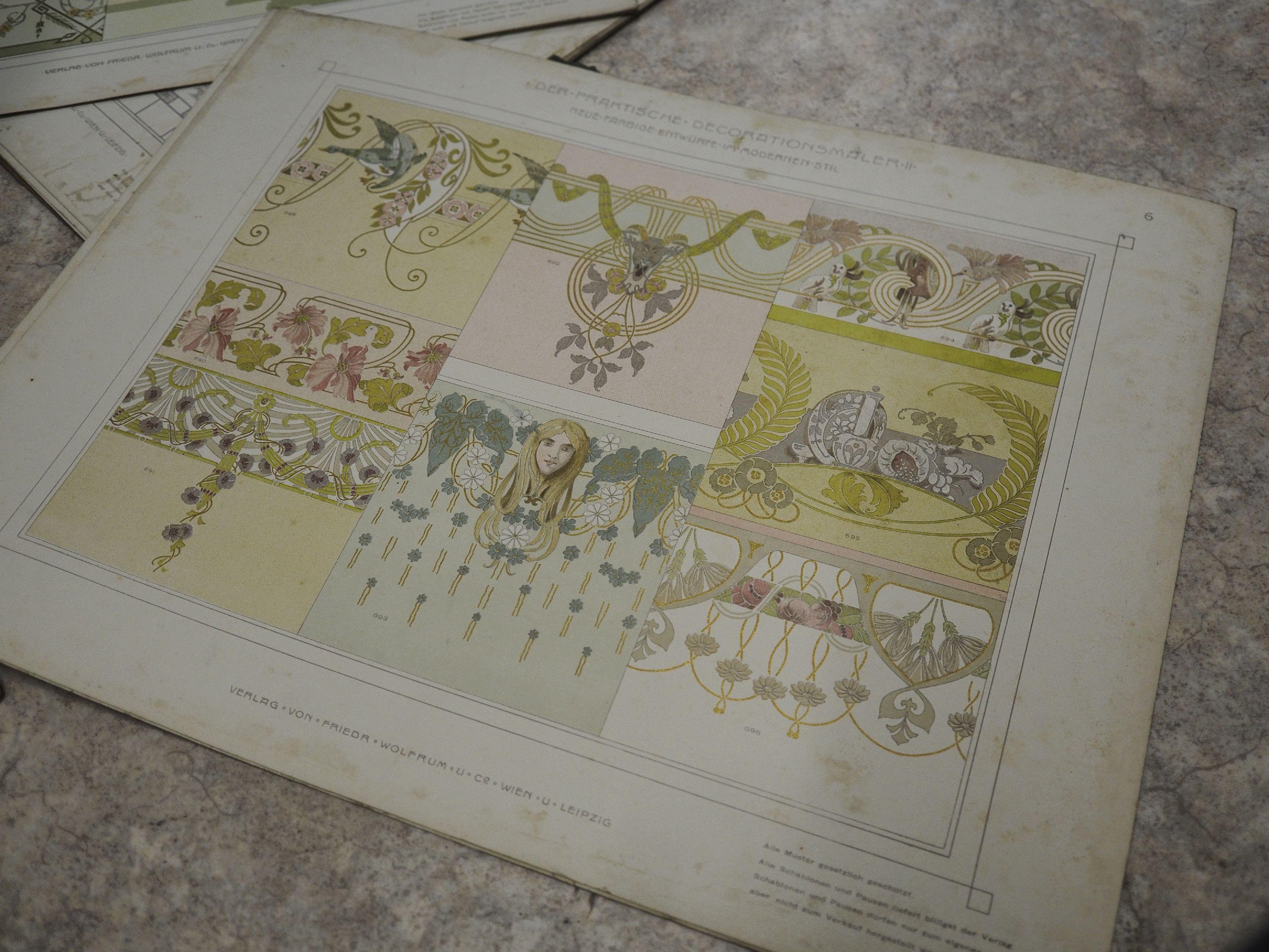 Das Depot des Treuchtlinger Volkskundemuseums beherbergt an die 25.000 Ausstellungsgegenstände von Alltagsdingen aus der Region. Wir haben einen Blick hinein geworfen - hier Muster des Malers Fuchs für ein Treppenhaus um das Jahr 1910.