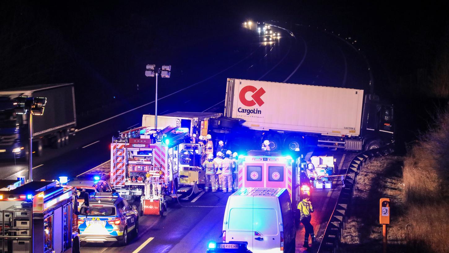In den Dienstagmorgenstunden kam es auf der A70 von Schweinfurt kommend in Richtung Bamberg zu einem größeren Unfall.