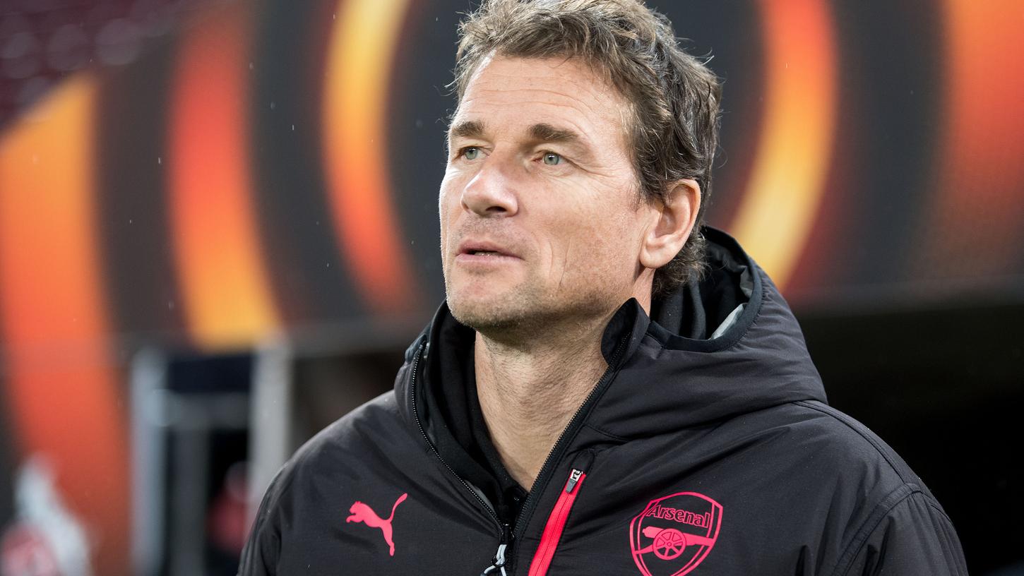 Ex-Profi Jens Lehmann entschuldigt sich erneut nach Rassismus-Nachricht.
Ex-Profi Jens Lehmann entschuldigt sich erneut nach Rassismus-Nachricht.