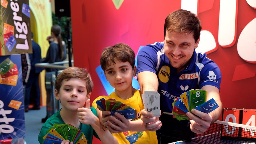 Der Weltklasse-Tischtennisspieler Timo Boll rührte für das Kartenspiel "Ligretto" die Werbetrommel - dabei ist wie in Bolls Sport Reaktionsvermögen gefragt.