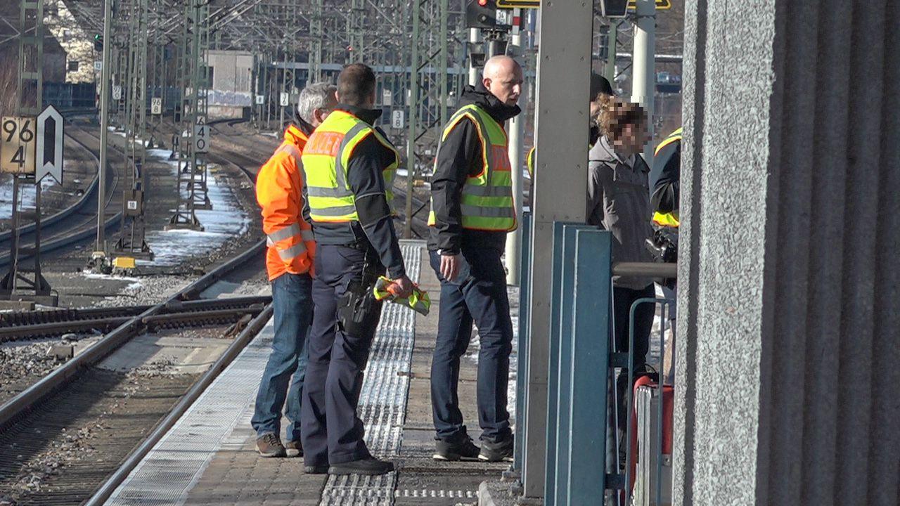 Nach einer Auseinandersetzung an der Nürnberger S-Bahn-Station Frankenstadion wurden zwei Männer von einer S-Bahn erfasst und getötet. Nun hat die Polizei eine Ermittlungskommission eingerichtet.