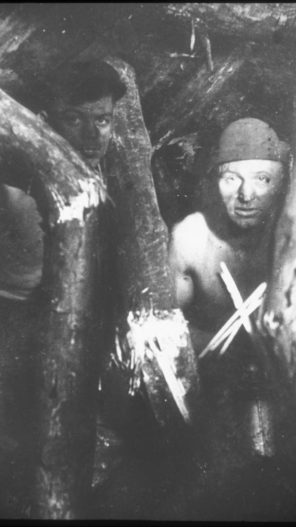 Fast einen Kilometer mussten die Bergleute in der Tiefe vom Förderschacht aus noch laufen, bevor sie zu ihrem eigentlichen Einsatzort kamen.