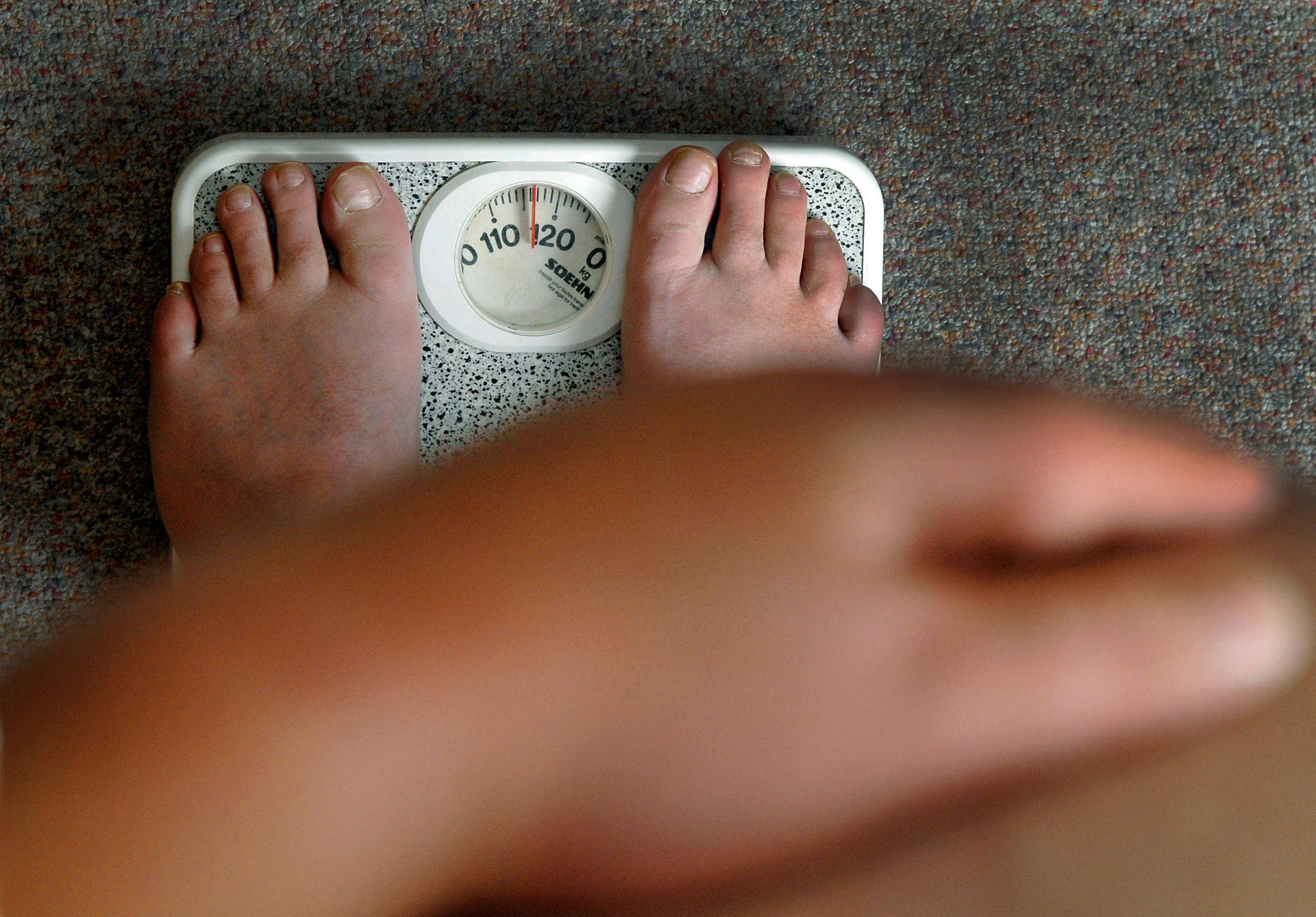 Jeder zweite erwachsene Bayer ist zu dick. 51 Prozent hatten 2017 einen Body-Mass-Index von mehr als 25 und waren damit übergewichtig oder sogar stark übergewichtig. Nur zwei Prozent waren untergewichtig - meist junge Frauen.