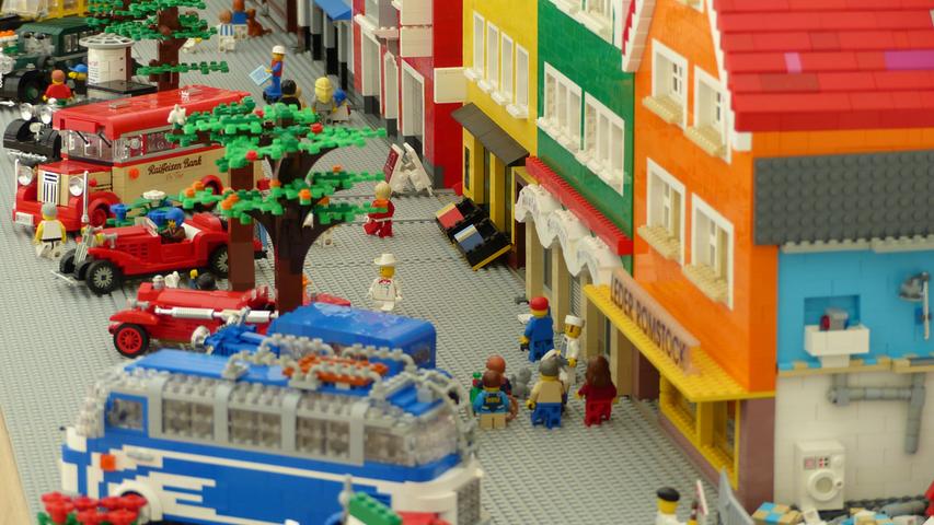 Legobausteine sind in Deutschland sowohl für Kinder als auch für Erwachsene ein beliebtes Spielzeug. Das Unternehmen mit Hauptsitz in Billund (Dänemark) rangiert auch im internationalen Vergleich weit vorne: Es wird nur von Hasbro und Mattel übertrumpft.