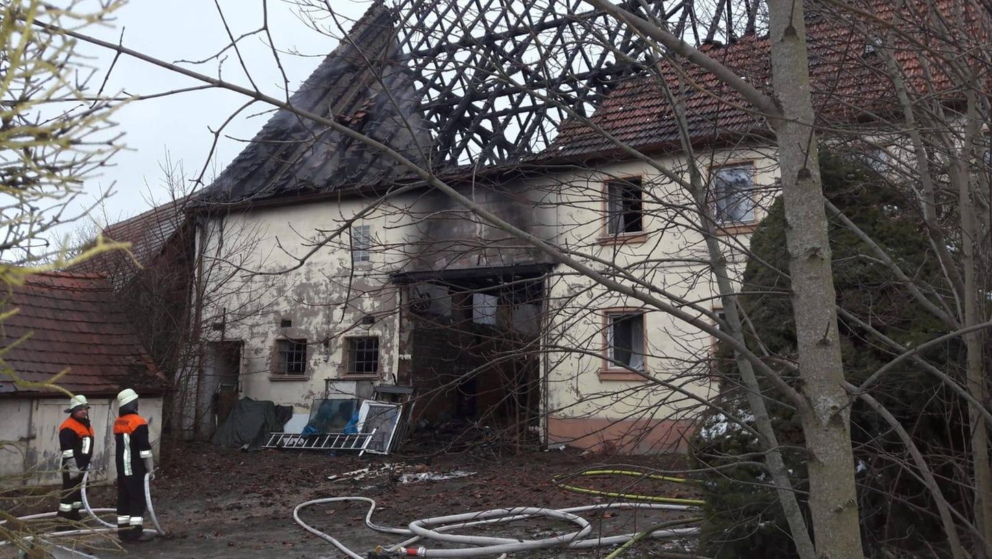 Hoher Sachschaden: Feuer zerstört Hof in Wiedersbach
