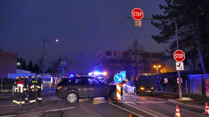 Blechschaden: Autos stoßen im Nürnberger Norden zusammen