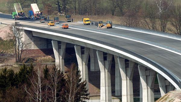 Der Bauabschnitt Schleusingen-Eisfeld-Nord, zu dem auch die Talbrücke "Nahe" gehört, entstand ab 2004. Die Bauzeit betrug rund vier Jahre.