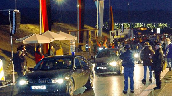 Als erster fuhr Bayerns Innenminister Günther Beckstein auf dem neuen A73-Teilstück bei Coburg.