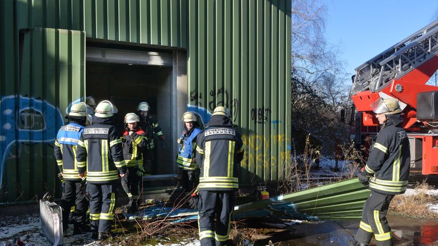 Rauch dringt aus Erlanger Siloturm: Feuer auf Günther-Gelände