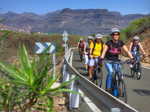 Gran Canaria ist eines der warmen Winterziele, an das man derzeit darf. Eine Radtour in der Gruppe - wie hier in Vor-Corona-Zeit - ist aber verboten.