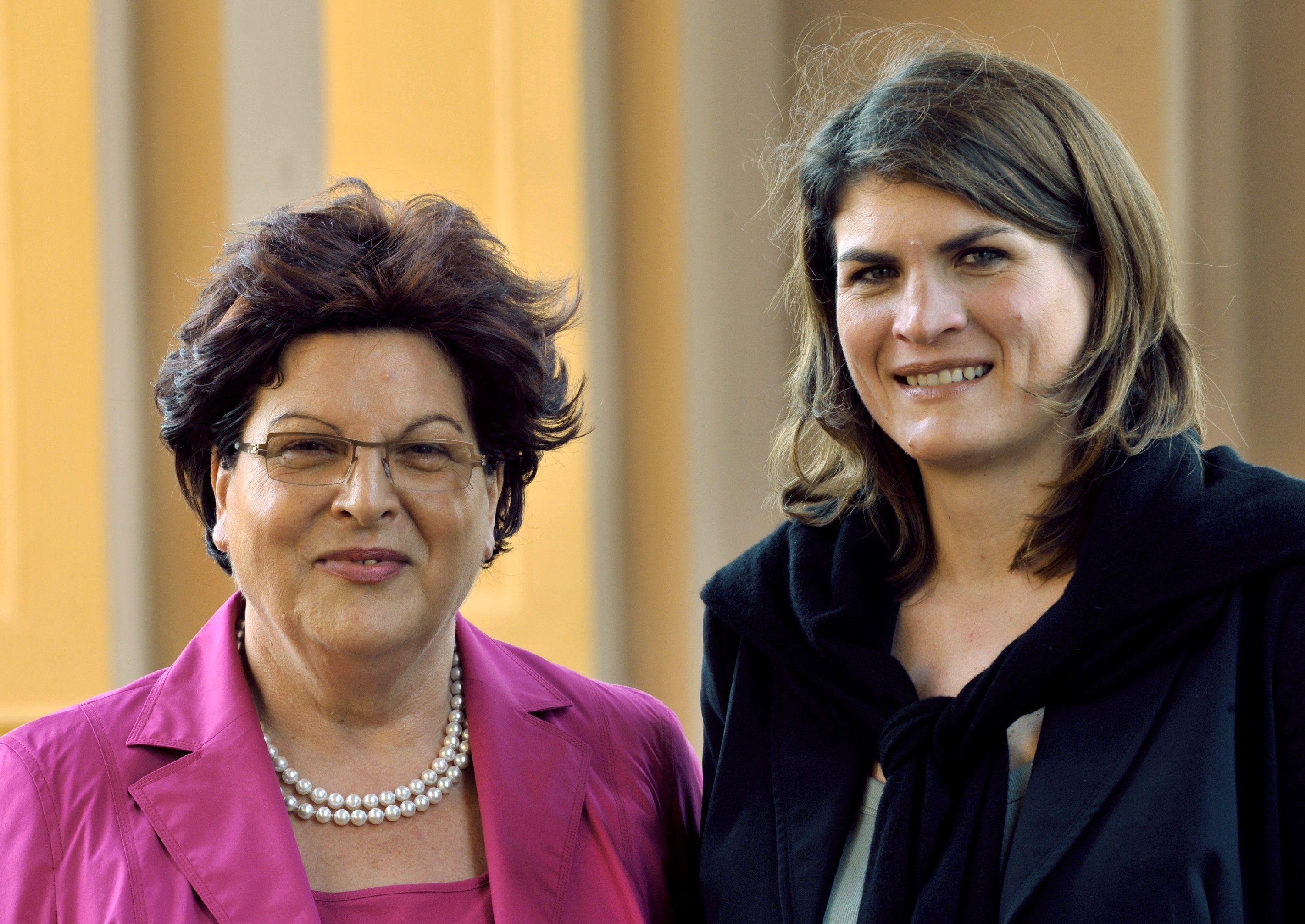 Zwei, die sich trotz sehr unterschiedlicher Standpunkte schätzen: Barbara Stamm (links) und ihre Tochter Claudia Stamm. Zwei, die sich trotz sehr unterschiedlicher Standpunkte schätzen: Barbara Stamm (links) und ihre Tochter Claudia Stamm.