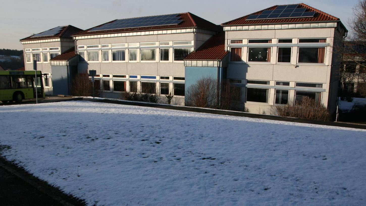 Kirchehrenbach: Kritische Fragen zum Schulgebäude