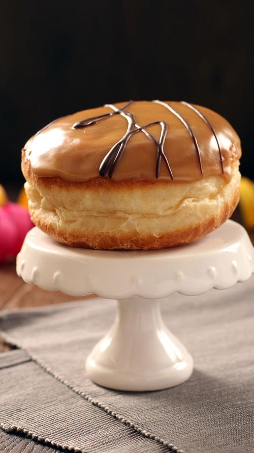 Der Bailesyskrapfen der Bäckerei Beck kommt mit einer Baileys-Puddingfüllung daher, überzogen ist er mit einer süßen Irish-Cream.