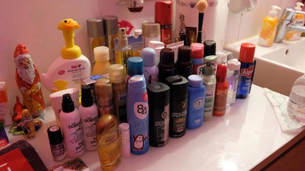 Auf dem Nachttisch liegen Kondome, Gleitgel, Zewa- und Feuchttücher; das ist die Standardausstattung.