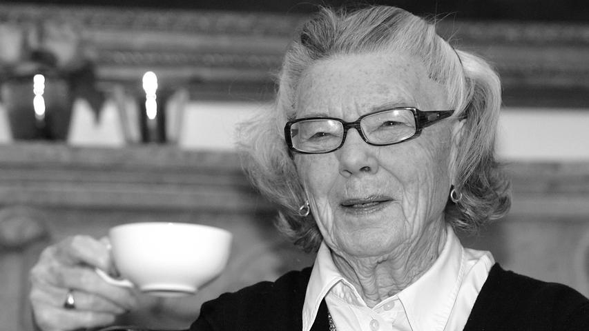 94 Jahre wurde die britische Schriftstellerin Rosamunde Pilcher alt.Etliche ihrer Romane wurden verfilmt und lockten so in Deutschland regelmäßig Millionen Zuschauer vor die Fernsehschirme.